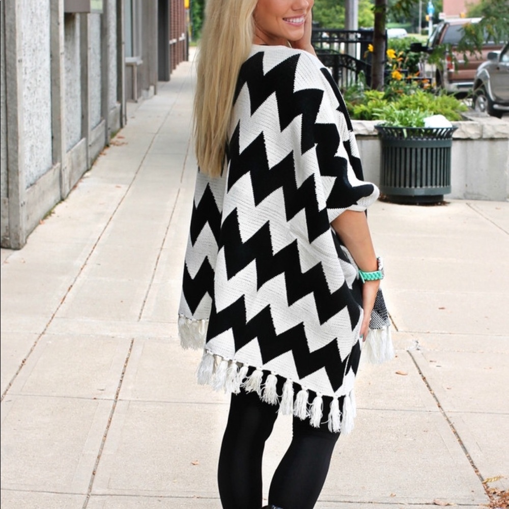 Sweater poncho - Picture 2 of 4